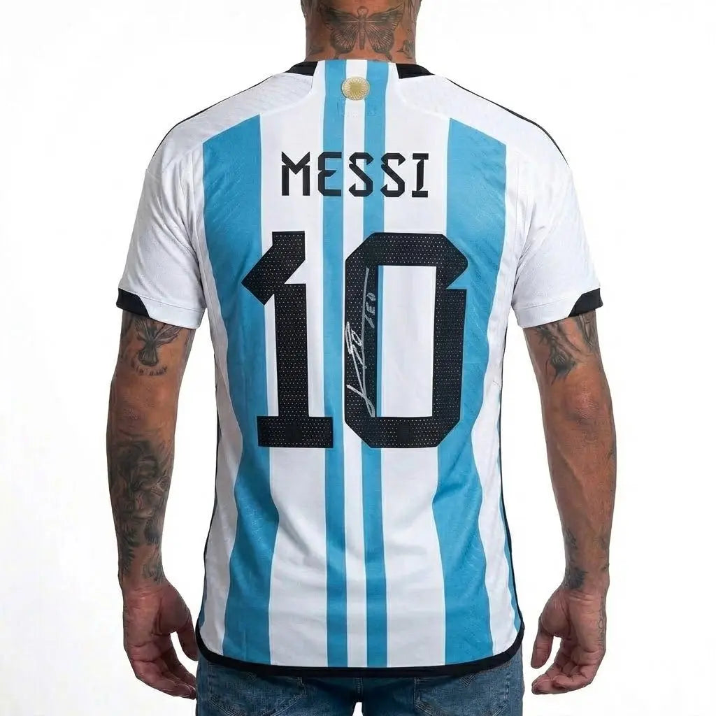 LIONEL MESSI | ARGENTINA 2022 WORLD CUP HOME DISPLAY JERSEY | PRINTED SIGNATURE (SIZE L) Fan Signature Co.